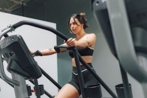 打造你的健身風格宣言，運動場上最強夥伴「客製化保溫瓶」！